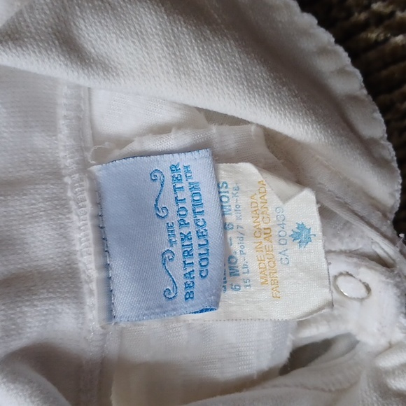 4/$60 White Striped Fleece Baby Onesie - Size 6 Months - Picture 5 of 9
